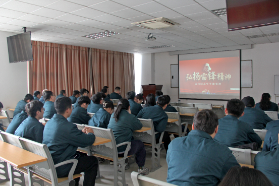 山重建機公司團委開展學(xué)雷鋒主題團課及志愿活動